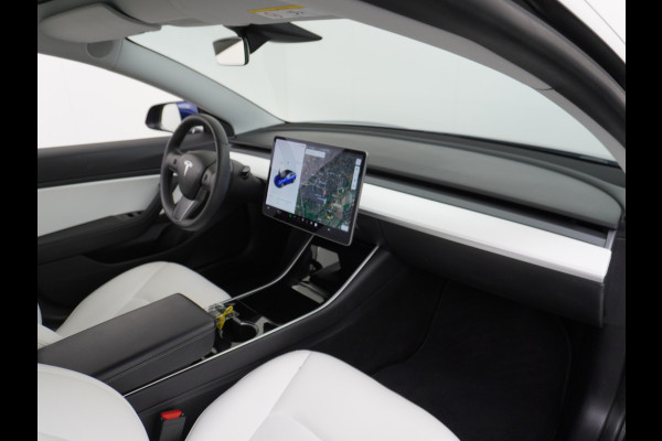 Tesla Model 3 Long Range AWD 75kWh 463PK Lmv 19" Ivoor Interieur FSD-Full Self Driving Computer-3 Premium Audio 4wd AutoPilot Panoramadak Came Stoel en achterbank verwarming Electr.Stoelen+Memory+Easy-Entry WiFi Origineel Nederlandse auto Grootste accu Tot 16,5kwh thuis laden. Accu/Motor Garantie tot 29-12-2027 max 192.000km