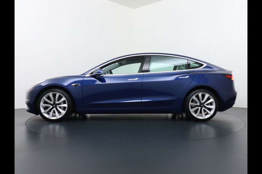 Tesla Model 3 Long Range AWD 75kWh 463PK Lmv 19" Ivoor Interieur FSD-Full Self Driving Computer-3 Premium Audio 4wd AutoPilot Panoramadak Came Stoel en achterbank verwarming Electr.Stoelen+Memory+Easy-Entry WiFi Origineel Nederlandse auto Grootste accu Tot 16,5kwh thuis laden. Accu/Motor Garantie tot 29-12-2027 max 192.000km