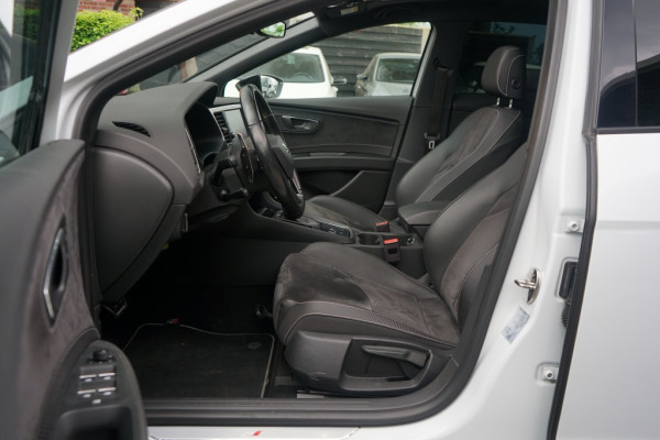 Seat Leon 2.0 TSI Cupra 300 Pano/Beats/DCC/DSG
