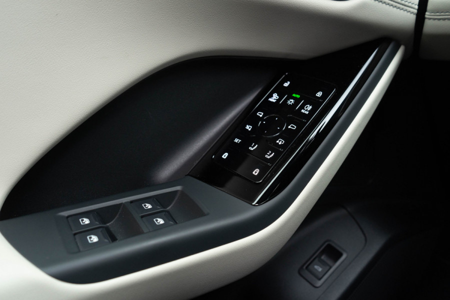 Audi Q6 e-tron Quattro 285kW /  S-line/ Luchtvering/ Bang & Olufsen Sound System / Trekhaak/ Panoramadak/ 285kW (388PK)