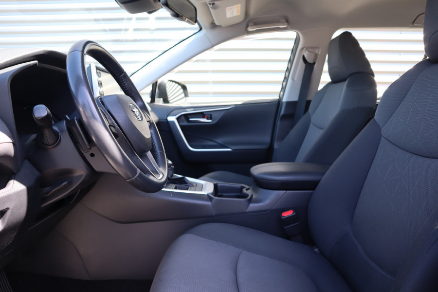 Toyota RAV4 2.5 Hybrid Active Climate Control / Adaptieve Cruise Control / Camera / LMV / Navigatiesysteem /