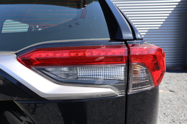 Toyota RAV4 2.5 Hybrid Active Climate Control / Adaptieve Cruise Control / Camera / LMV / Navigatiesysteem /