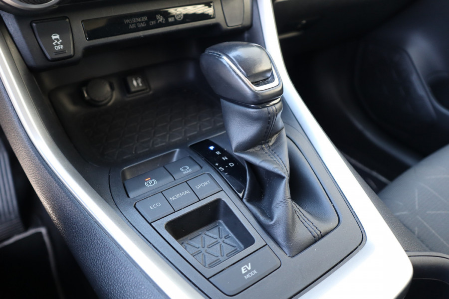 Toyota RAV4 2.5 Hybrid Active Climate Control / Adaptieve Cruise Control / Camera / LMV / Navigatiesysteem /