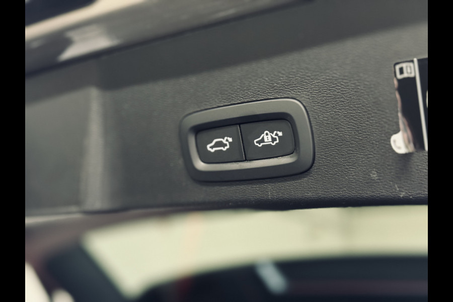 Volvo XC40 1.5 T2 Inscription Expr. Aut. | 19" | harman/kardon | Keyless | Camera