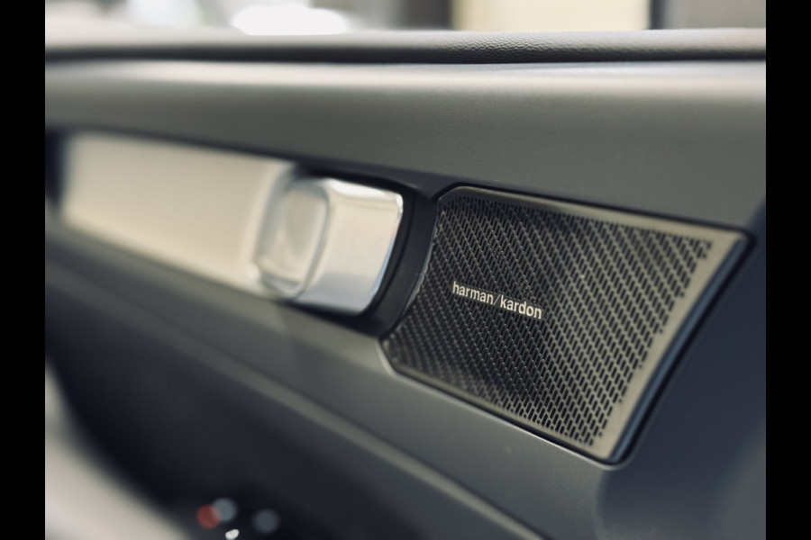 Volvo XC40 1.5 T2 Inscription Expr. Aut. | 19" | harman/kardon | Keyless | Camera