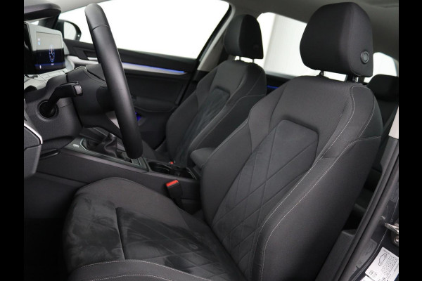Volkswagen GOLF Variant 1.0 TSI Life Business | Trekhaak | Sfeerverlichting | Apple CarPlay | Stoelverwarming | Cruise Control Adaptief | Navigatie | LMV