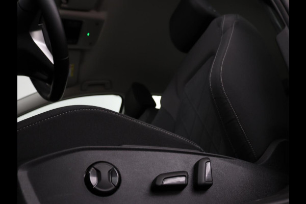 Volkswagen GOLF Variant 1.0 TSI Life Business | Trekhaak | Sfeerverlichting | Apple CarPlay | Stoelverwarming | Cruise Control Adaptief | Navigatie | LMV