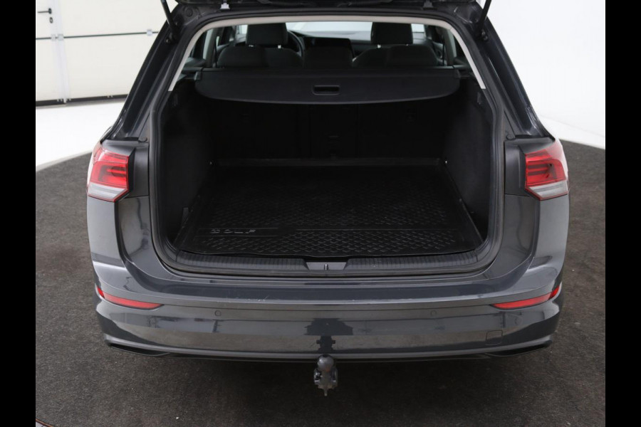 Volkswagen GOLF Variant 1.0 TSI Life Business | Trekhaak | Sfeerverlichting | Apple CarPlay | Stoelverwarming | Cruise Control Adaptief | Navigatie | LMV