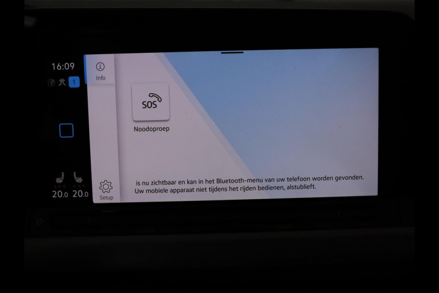 Volkswagen GOLF Variant 1.0 TSI Life Business | Trekhaak | Sfeerverlichting | Apple CarPlay | Stoelverwarming | Cruise Control Adaptief | Navigatie | LMV