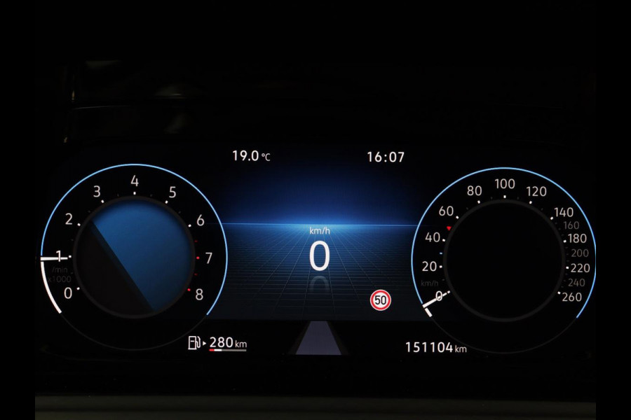 Volkswagen GOLF Variant 1.0 TSI Life Business | Trekhaak | Sfeerverlichting | Apple CarPlay | Stoelverwarming | Cruise Control Adaptief | Navigatie | LMV