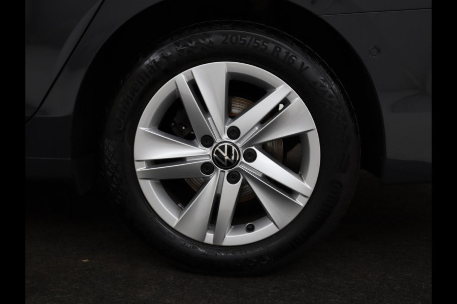Volkswagen GOLF Variant 1.0 TSI Life Business | Trekhaak | Sfeerverlichting | Apple CarPlay | Stoelverwarming | Cruise Control Adaptief | Navigatie | LMV