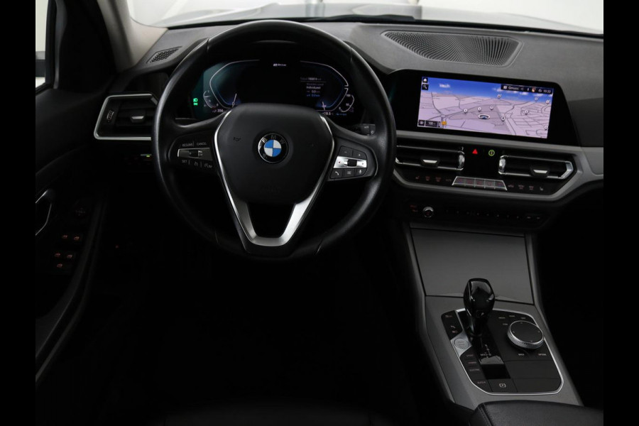 BMW 3 Serie Touring 330e eDrive Edition | Trekhaak | Leder | Apple CarPlay | Navigatie | Stoelverwarming | Cruise Control | LMV