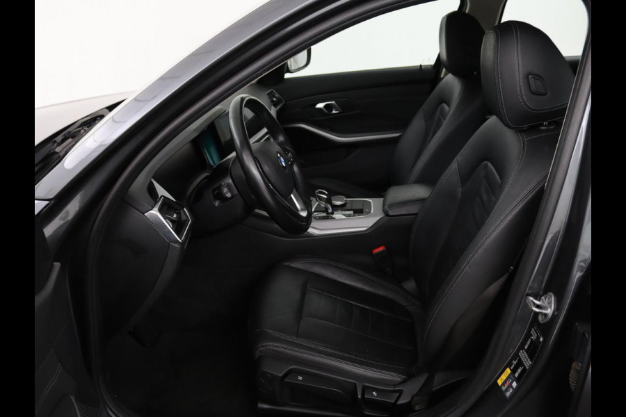 BMW 3 Serie Touring 330e eDrive Edition | Trekhaak | Leder | Apple CarPlay | Navigatie | Stoelverwarming | Cruise Control | LMV