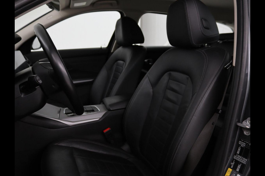 BMW 3 Serie Touring 330e eDrive Edition | Trekhaak | Leder | Apple CarPlay | Navigatie | Stoelverwarming | Cruise Control | LMV