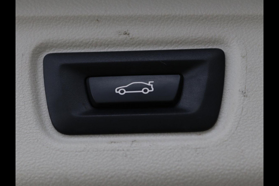 BMW 3 Serie Touring 330e eDrive Edition | Trekhaak | Leder | Apple CarPlay | Navigatie | Stoelverwarming | Cruise Control | LMV