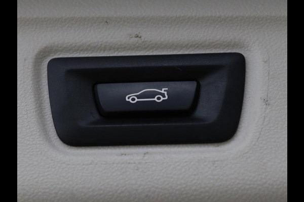 BMW 3 Serie Touring 330e eDrive Edition | Trekhaak | Leder | Apple CarPlay | Navigatie | Stoelverwarming | Cruise Control | LMV