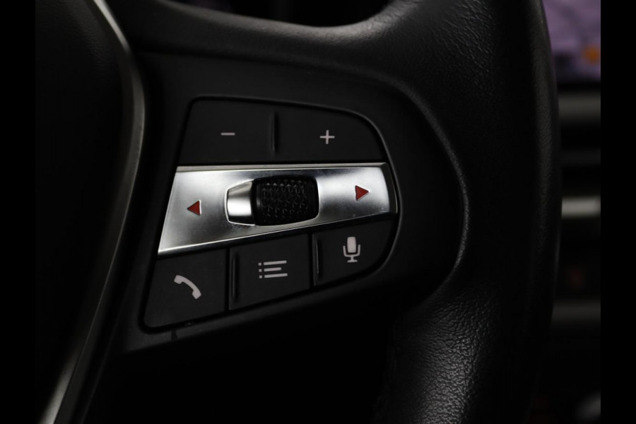 BMW 3 Serie Touring 330e eDrive Edition | Trekhaak | Leder | Apple CarPlay | Navigatie | Stoelverwarming | Cruise Control | LMV