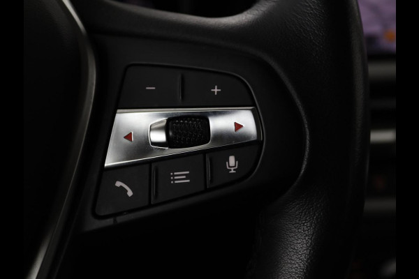 BMW 3 Serie Touring 330e eDrive Edition | Trekhaak | Leder | Apple CarPlay | Navigatie | Stoelverwarming | Cruise Control | LMV