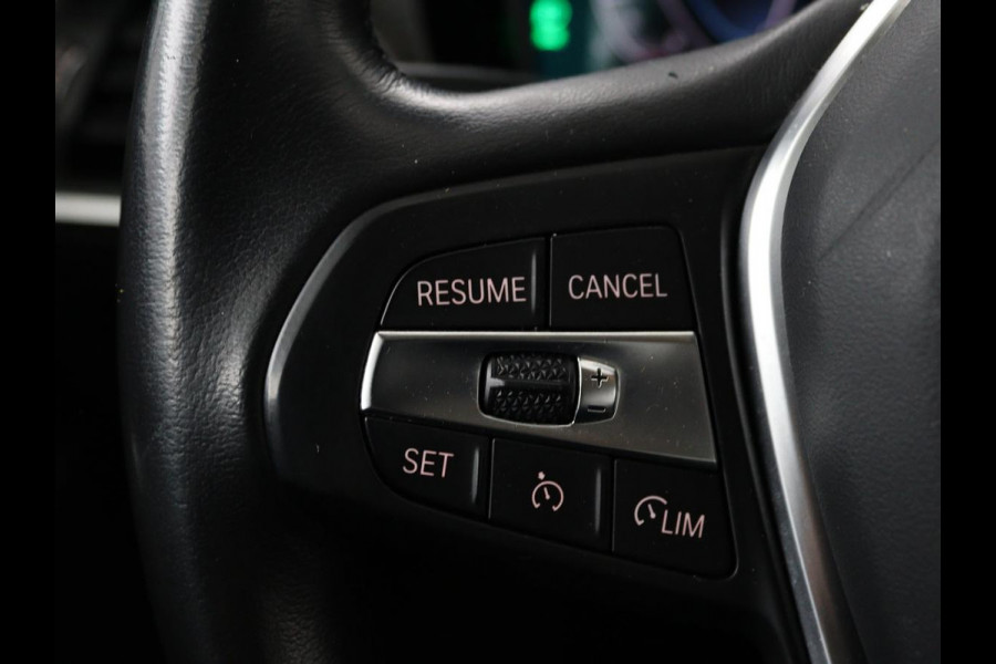 BMW 3 Serie Touring 330e eDrive Edition | Trekhaak | Leder | Apple CarPlay | Navigatie | Stoelverwarming | Cruise Control | LMV