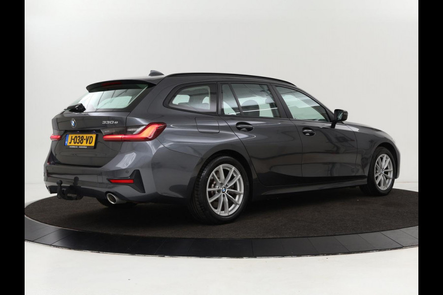 BMW 3 Serie Touring 330e eDrive Edition | Trekhaak | Leder | Apple CarPlay | Navigatie | Stoelverwarming | Cruise Control | LMV