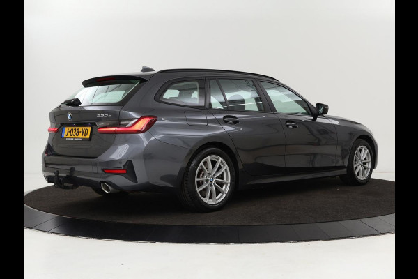 BMW 3 Serie Touring 330e eDrive Edition | Trekhaak | Leder | Apple CarPlay | Navigatie | Stoelverwarming | Cruise Control | LMV