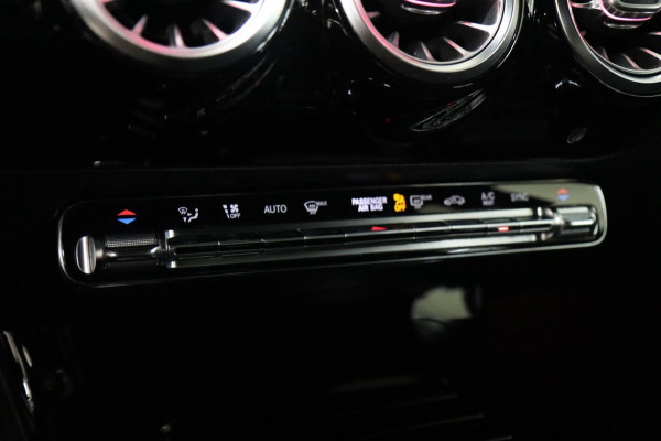 Mercedes-Benz A-Klasse 250 AMG 4MATIC /PANO/MEMORY/BUR/LEER/CAM/SFEER/VOL