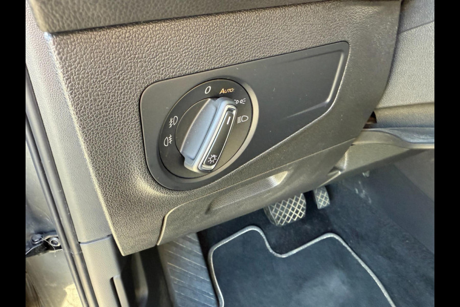 Volkswagen Tiguan 1.5 TSI ACT Highline | Pano | Dash | Alcantara
