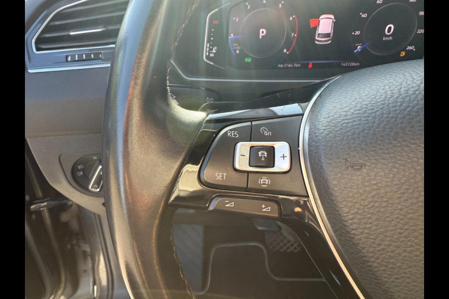 Volkswagen Tiguan 1.5 TSI ACT Highline | Pano | Dash | Alcantara