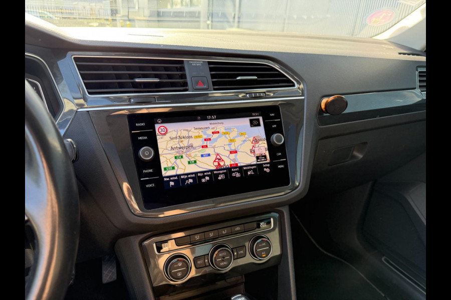 Volkswagen Tiguan 1.5 TSI ACT Highline | Pano | Dash | Alcantara