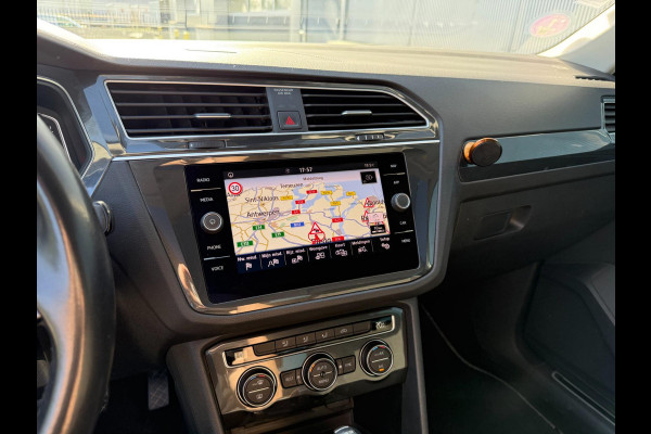 Volkswagen Tiguan 1.5 TSI ACT Highline | Pano | Dash | Alcantara