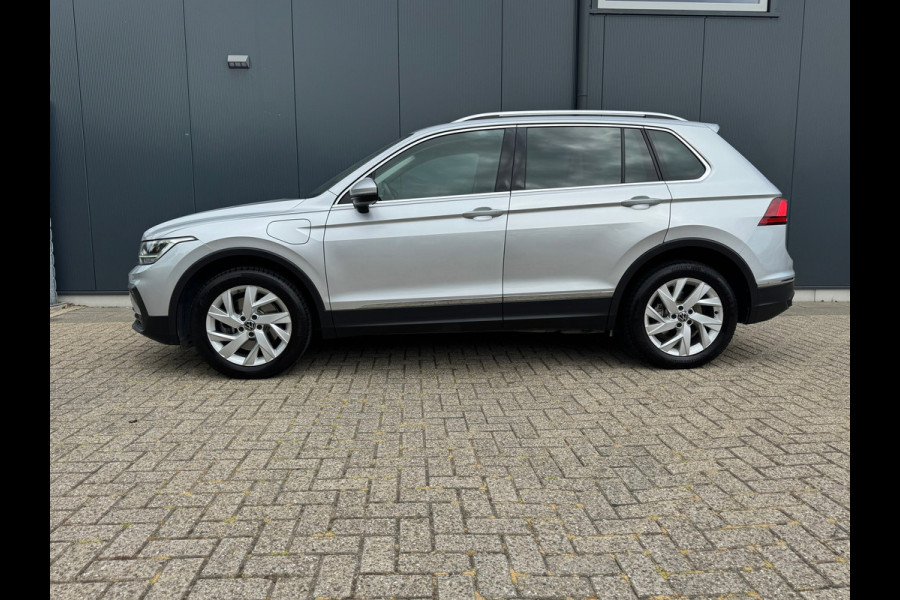 Volkswagen Tiguan 1.4 TSI eHybrid * R-line * AppleCarPlay * Side ass. * Visueel Cockpit *
