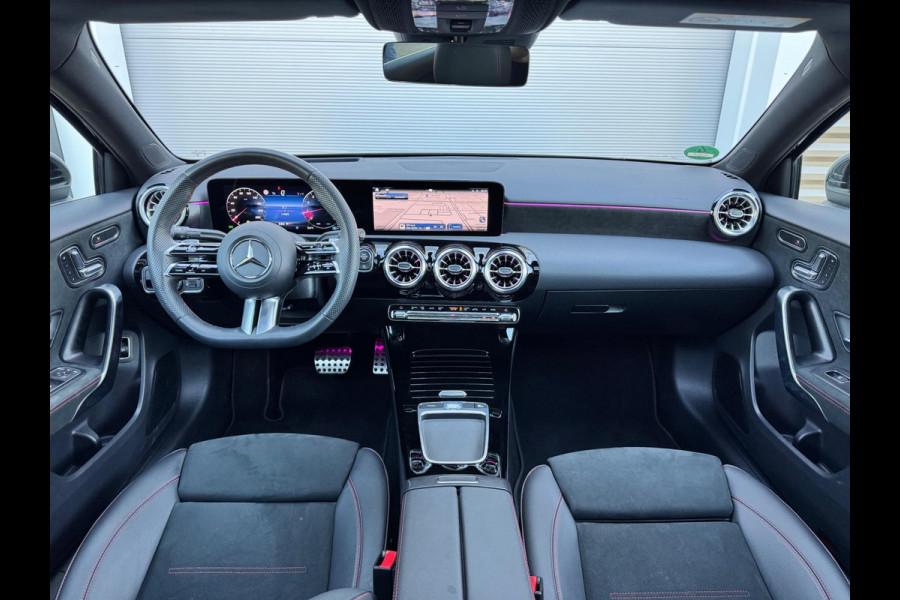 Mercedes-Benz A-Klasse 200 AMG Line Memory/360/HuD/Pano