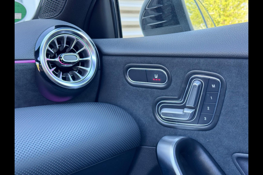 Mercedes-Benz A-Klasse 200 AMG Line Memory/360/HuD/Pano
