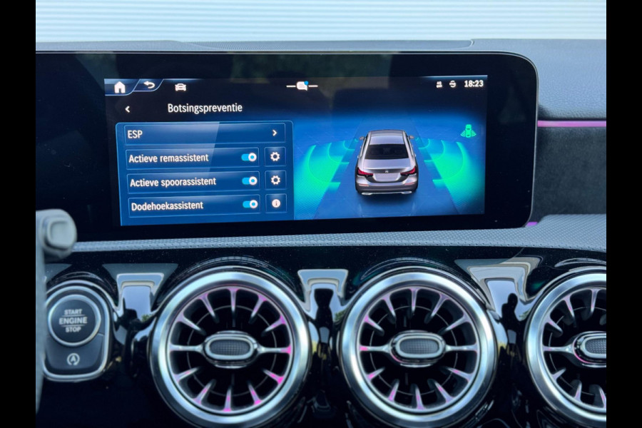 Mercedes-Benz A-Klasse 200 AMG Line Memory/360/HuD/Pano