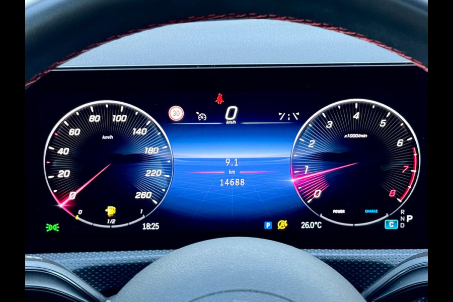 Mercedes-Benz A-Klasse 200 AMG Line Memory/360/HuD/Pano