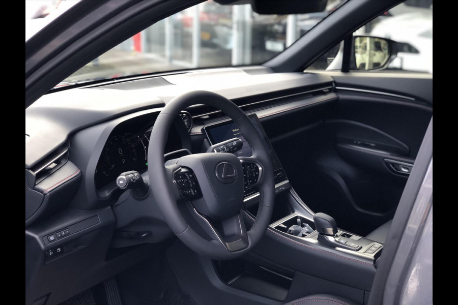 Lexus LBX 1.5 Hybrid Emotion Bi Tone | Leer, Stoel + Stuurverwarming, Parkeersensoren, Dodehoekherkenning