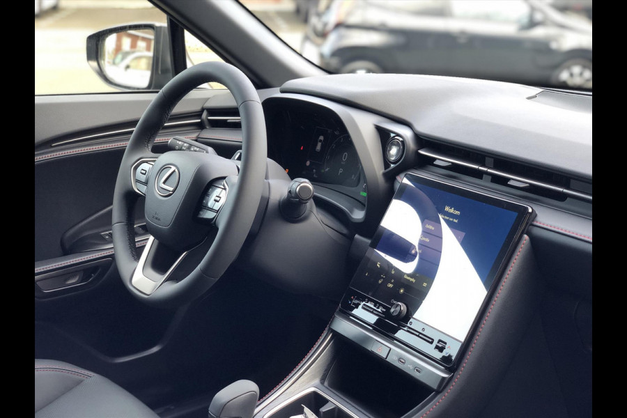 Lexus LBX 1.5 Hybrid Emotion Bi Tone | Leer, Stoel + Stuurverwarming, Parkeersensoren, Dodehoekherkenning