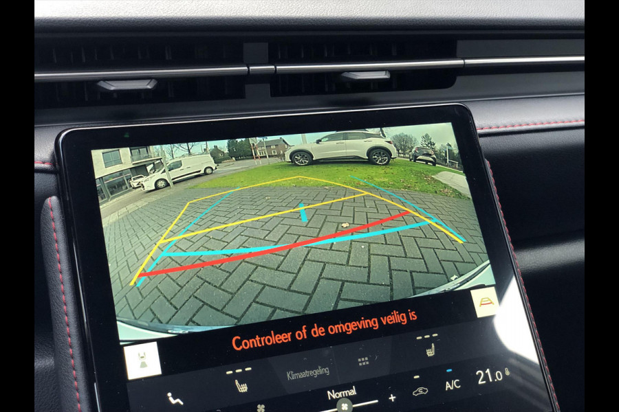 Lexus LBX 1.5 Hybrid Emotion Bi Tone | Leer, Stoel + Stuurverwarming, Parkeersensoren, Dodehoekherkenning