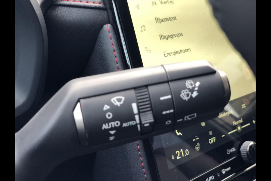 Lexus LBX 1.5 Hybrid Emotion Bi Tone | Leer, Stoel + Stuurverwarming, Parkeersensoren, Dodehoekherkenning