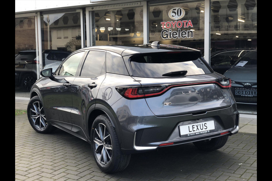 Lexus LBX 1.5 Hybrid Emotion Bi Tone | Leer, Stoel + Stuurverwarming, Parkeersensoren, Dodehoekherkenning