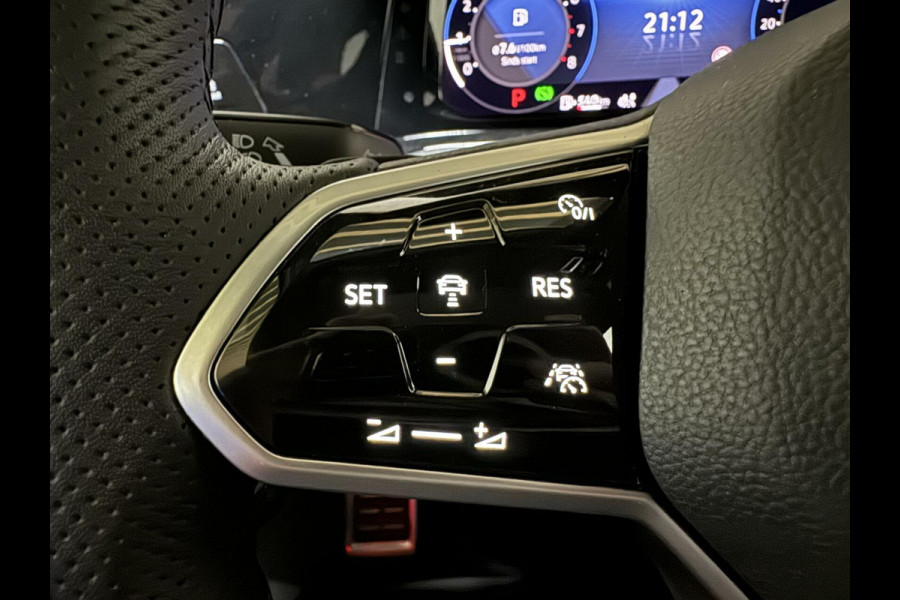 Volkswagen Golf 1.5 eTSI 3x R-Line Pano Carplay Sfeer ACC NAP