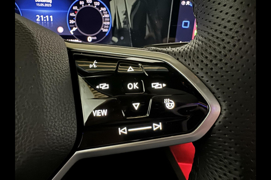 Volkswagen Golf 1.5 eTSI 3x R-Line Pano Carplay Sfeer ACC NAP