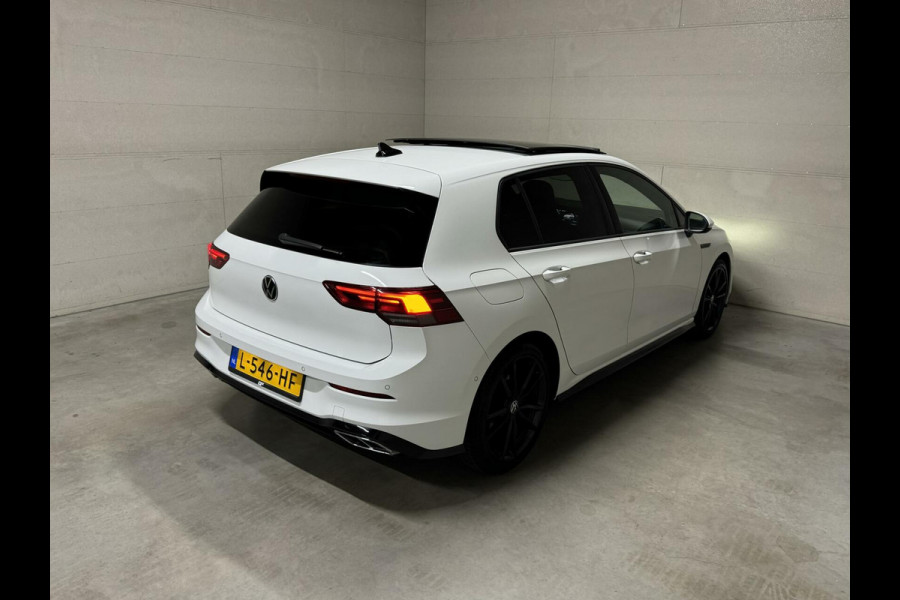 Volkswagen Golf 1.5 eTSI 3x R-Line Pano Carplay Sfeer ACC NAP