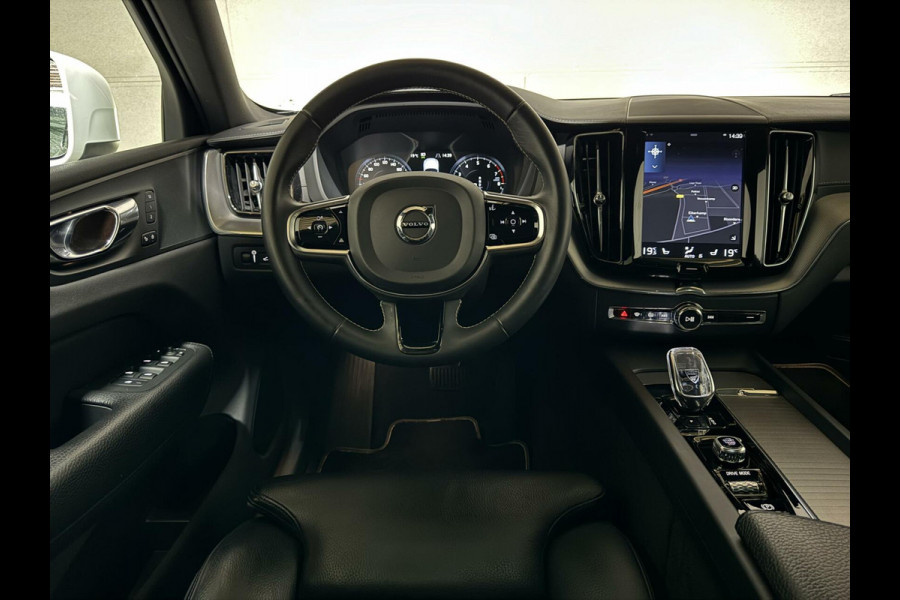 Volvo XC60 2.0 T8 Twin Engine AWD Inscription Pano Leer Trek