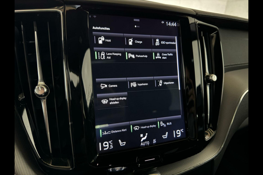 Volvo XC60 2.0 T8 Twin Engine AWD Inscription Pano Leer Trek