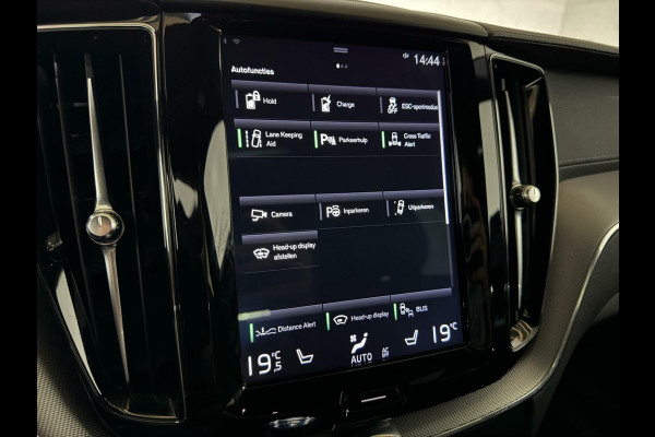 Volvo XC60 2.0 T8 Twin Engine AWD Inscription Pano Leer Trek