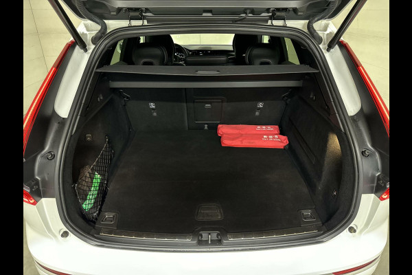 Volvo XC60 2.0 T8 Twin Engine AWD Inscription Pano Leer Trek