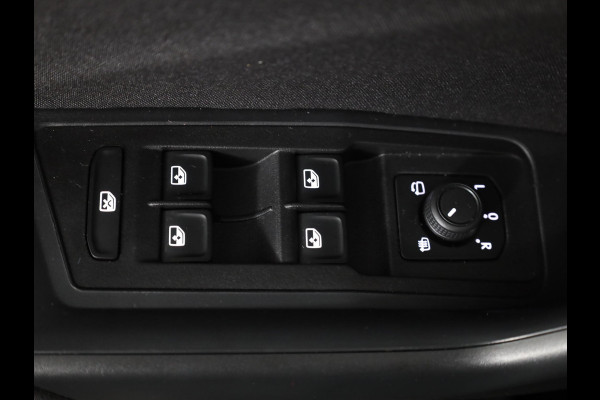 Volkswagen T-Roc 1.5 TSI Life Edition 150 pk Automaat (DSG) | Verlengde garantie | Navigatie via App | Parkeersensoren (Park assist) | Achteruitrijcamera | Adaptieve cruise control |