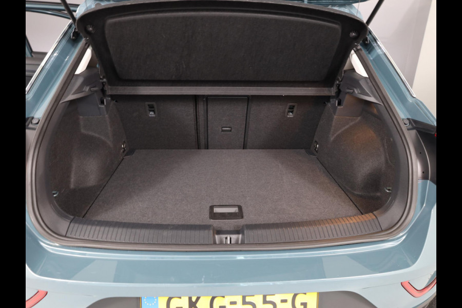 Volkswagen T-Roc 1.5 TSI Life Edition 150 pk Automaat (DSG) | Verlengde garantie | Navigatie via App | Parkeersensoren (Park assist) | Achteruitrijcamera | Adaptieve cruise control |