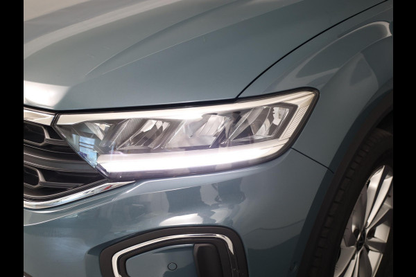 Volkswagen T-Roc 1.5 TSI Life Edition 150 pk Automaat (DSG) | Verlengde garantie | Navigatie via App | Parkeersensoren (Park assist) | Achteruitrijcamera | Adaptieve cruise control |